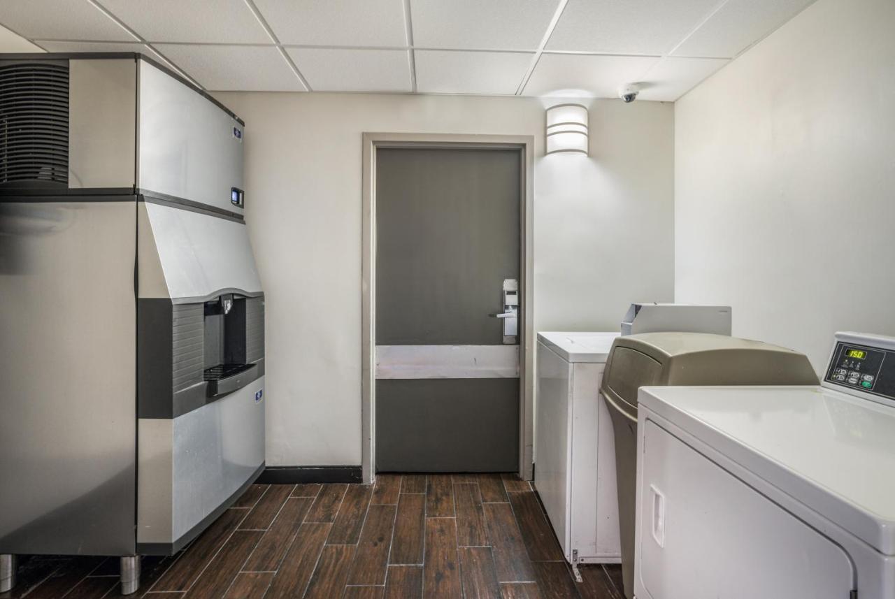 Red Roof Inn Plus+ Boston - Woburn/ Burlington Zewnętrze zdjęcie