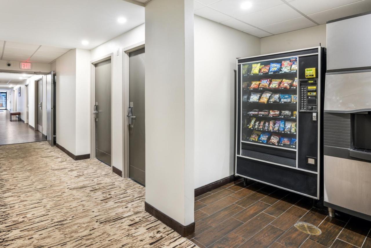Red Roof Inn Plus+ Boston - Woburn/ Burlington Zewnętrze zdjęcie